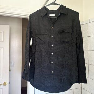 Equipment Black Silk Button Down Blouse w/ Chinese-influenced Imprint - Sz Sm